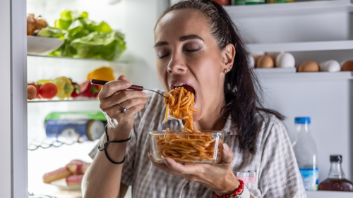Napadi gladi i jaka želja za slatkim: Zašto se dešava i šta je rešenje